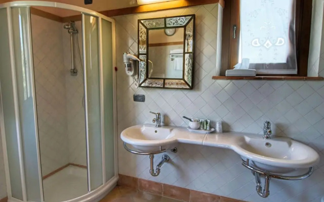 Villa with Private Pool on an Estate near Assisi