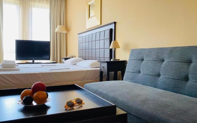ROYAL BEACH private apartment