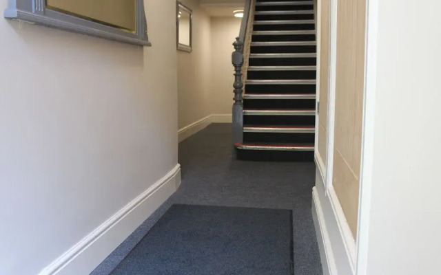 Hillview Serviced Apartments
