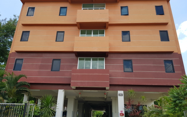 Boonthavon Maejo Hotel