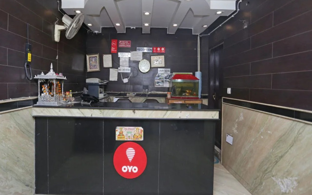 OYO 13277 Hotel Neelam Palace