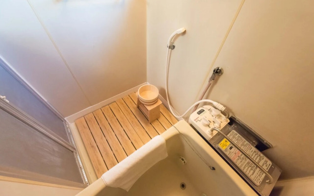 Yoshinaga Apartment 103