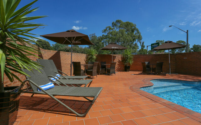 Best Western Plus Hovell Tree Inn