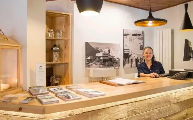 Eira Ski Lodge
