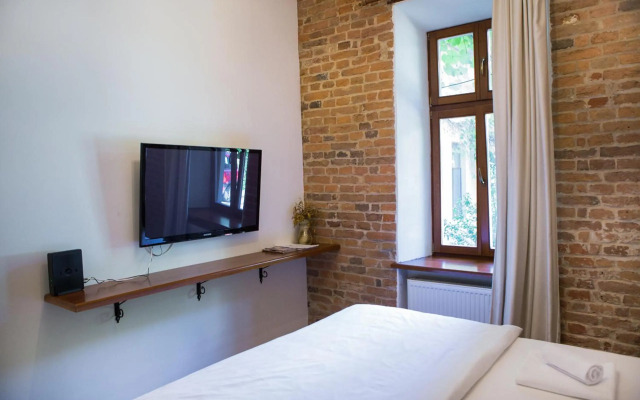 Contessa Central Studio