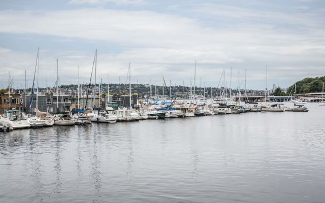 Luxury Houseboat Best in Seattle 3BR