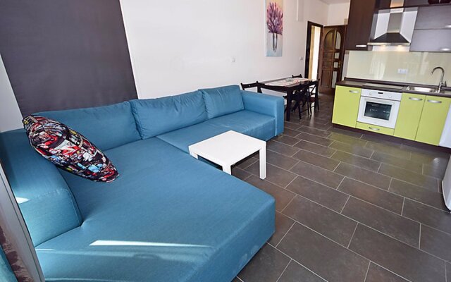 Lozna Residence 25811