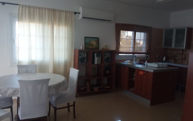 Remarkable 2-bed Apartment in a Great Area Nicosia