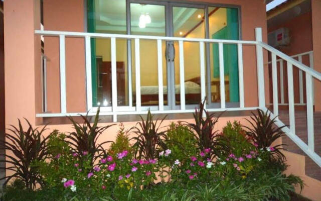 Baanmeesukh Resort