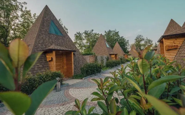Pyramid Sapanca
