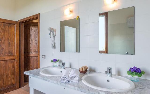 CASALE BROLIO 12&2, Emma Villas