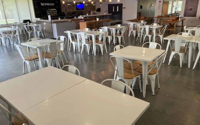 Hotel Room Near Disney 4 People