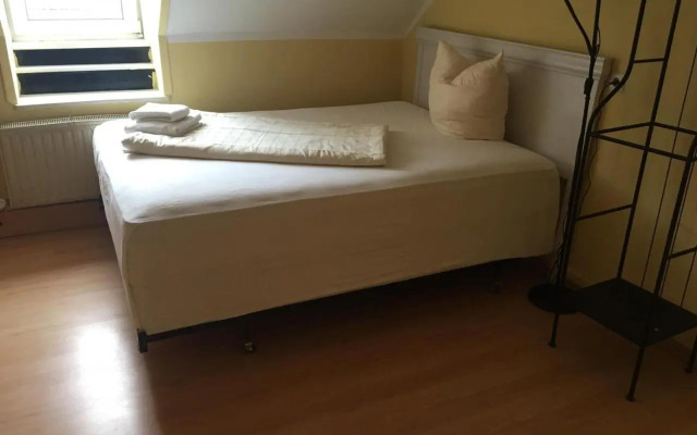 Doppelbettzimmer mit Bad