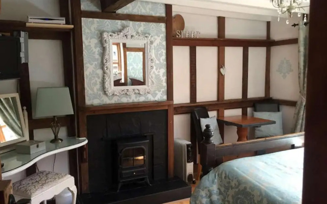 Dolweunydd Bed & Breakfast
