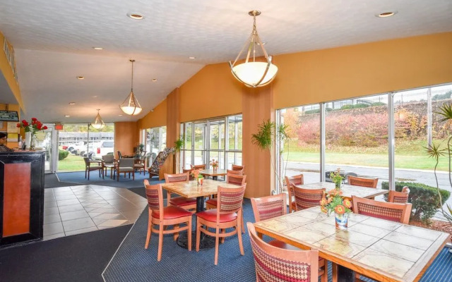 Monticello Inn Framingham