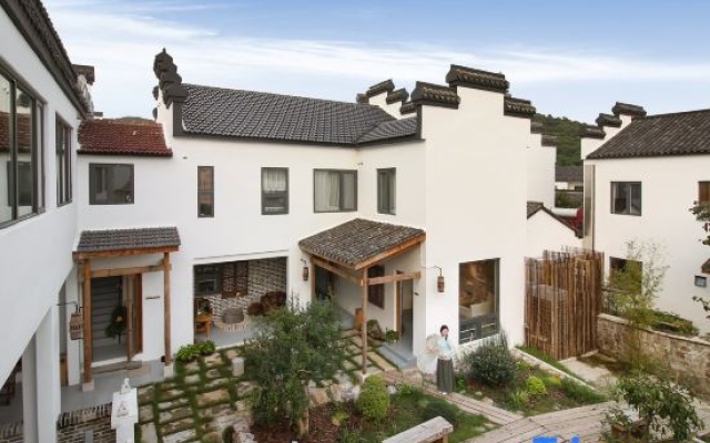 Jiujianfang B&B