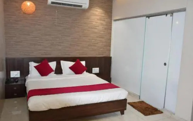 Hotel Om Palace And Party Plot