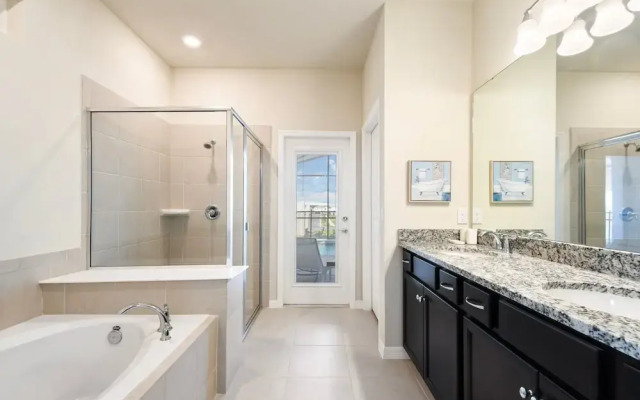 Spacious Family Getaway at Windsor Island Resort