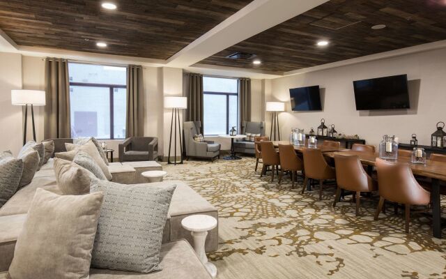 Pomeroy Inn & Suites Prince George