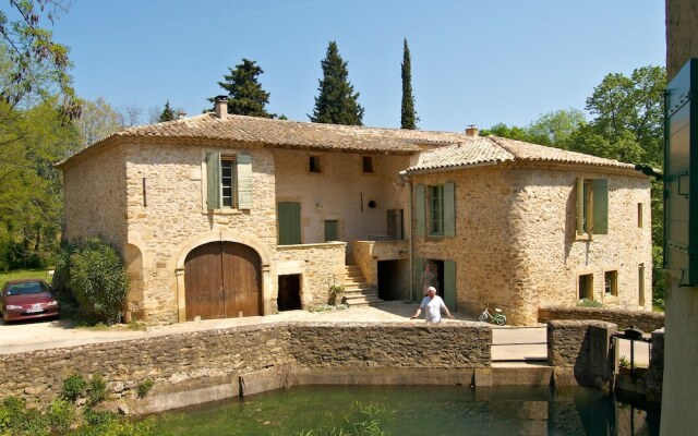 House With 4 Bedrooms in Laudun-l'ardoise, With Wonderful City View, Furnished Garden and Wifi