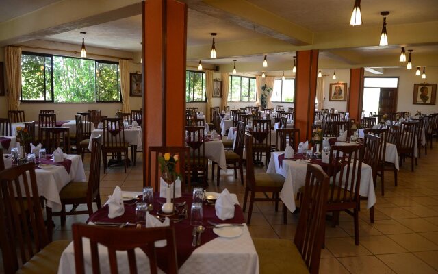Green Hills Hotel