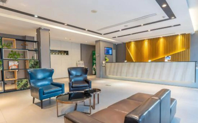 Homeinn Selected Hotel (Rizhao Lanshan Bus Station)