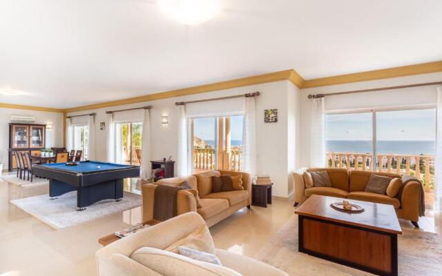 CoolHouses Algarve Luz, 5 bed villa & pool, Casa N