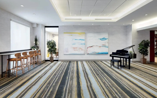 Holiday Inn Hotel & Suites Montreal Airport by IHG