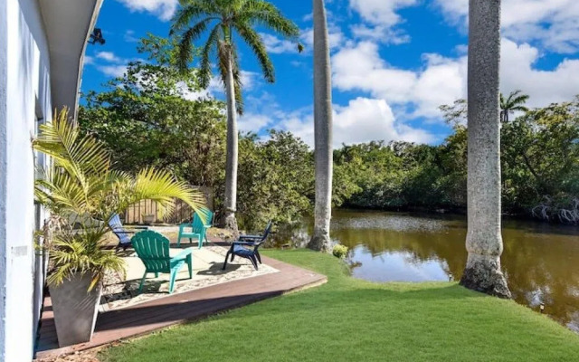 Stylish Duplex Apartment on Canal, Fort Lauderdale