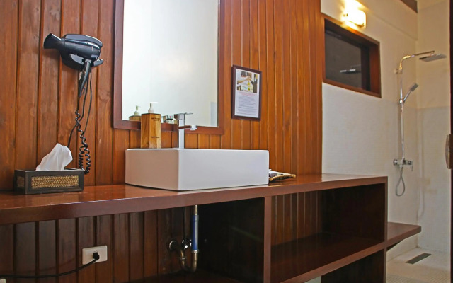 Last Frontier Beach Resort - Adults Only