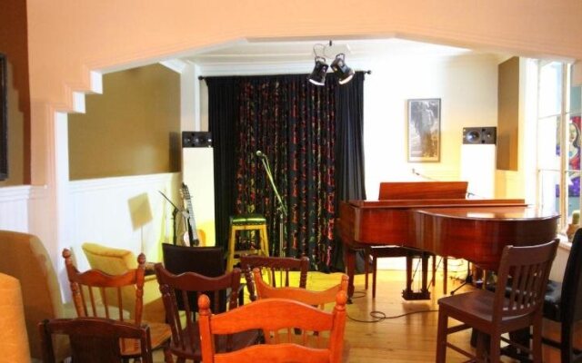 À La Petite Scène B&B