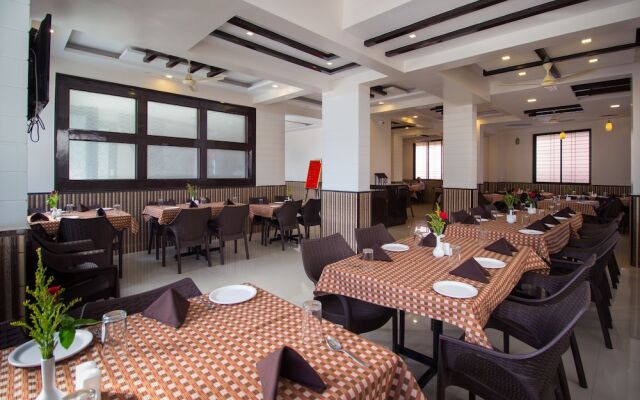 FabHotel Chetan Executive Hadapsar