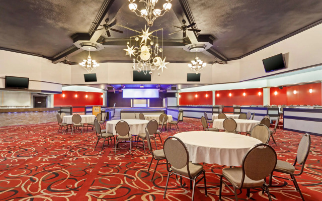 Best Western Plus Mirage Hotel & Resort