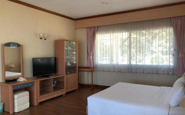 Seapine Beach Golf and Resort Hua Hin