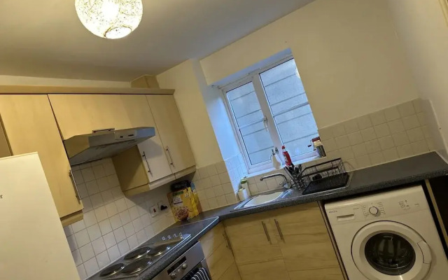 Captivating 2-bed Apartment in West Bromwich