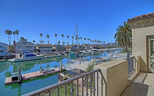 Large Ventura Keys Waterfront 4 Bedroom Home