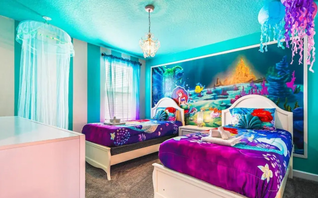 Storey Lake 9BR Wonderland Home 2852
