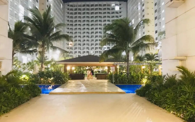 Sithonia Suite, Shore Residences Tower C near MOA