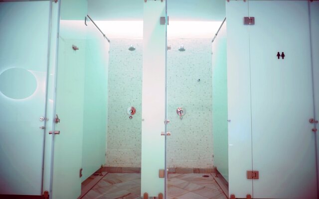 Borough Capsule Hostel Bali