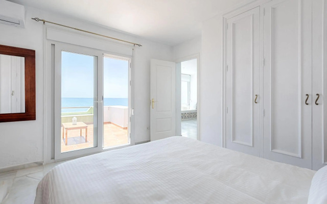 Front Sea View Apartment Estepona