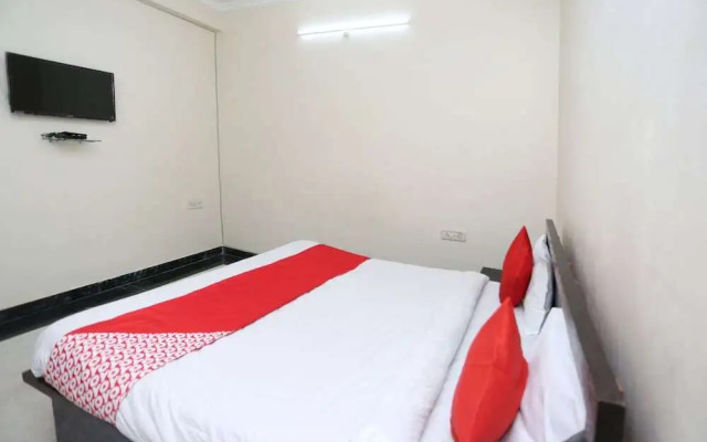 Shiva Guest House by OYO Rooms