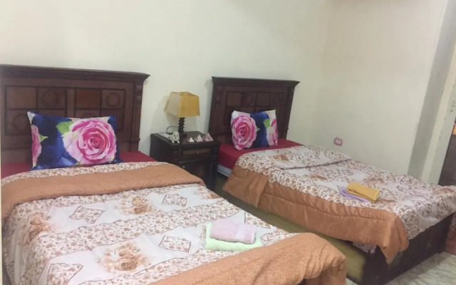 The Pyramids Inn Cheops
