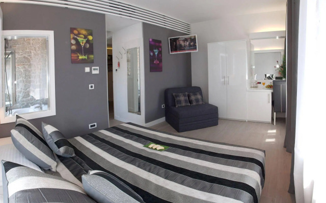 Authentic Luxury Rooms