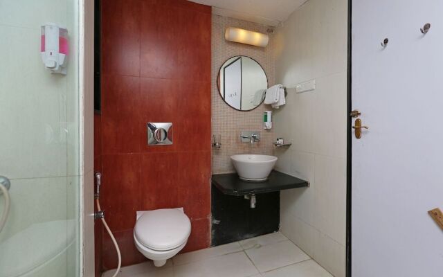 OYO 8600 Hotel Deepali Executive