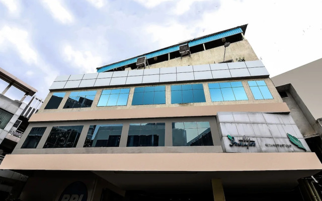 OYO 1076 Hotel Tourist Palace