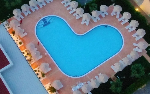 Poseidon Swim & Restaurant Aparthotel