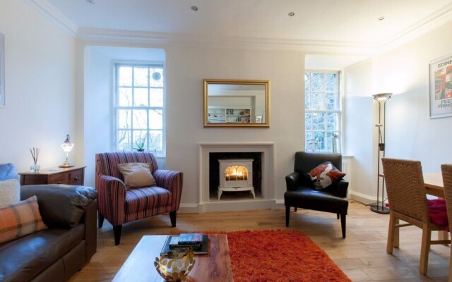 Central Cosy Home for 6 in Edinburgh