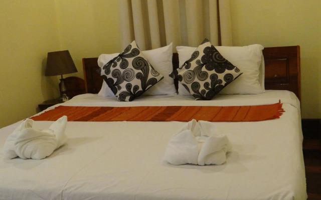 Villa Somphong