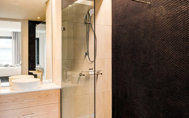 Holiday Chic Alena Apartment in Trendy De Waterkant