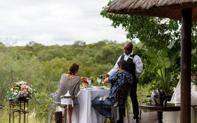 Khaya Ndlovu Safari Manor